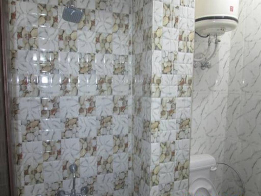 Charanpahari Hotel New Delhi Bagian luar foto