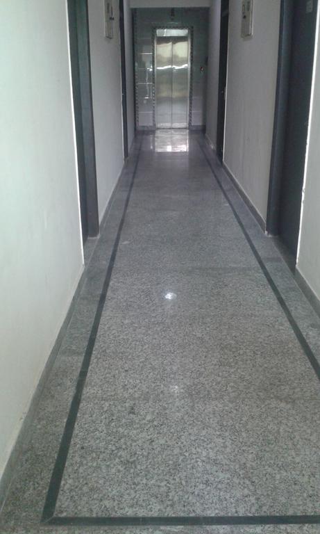 Charanpahari Hotel New Delhi Bagian luar foto