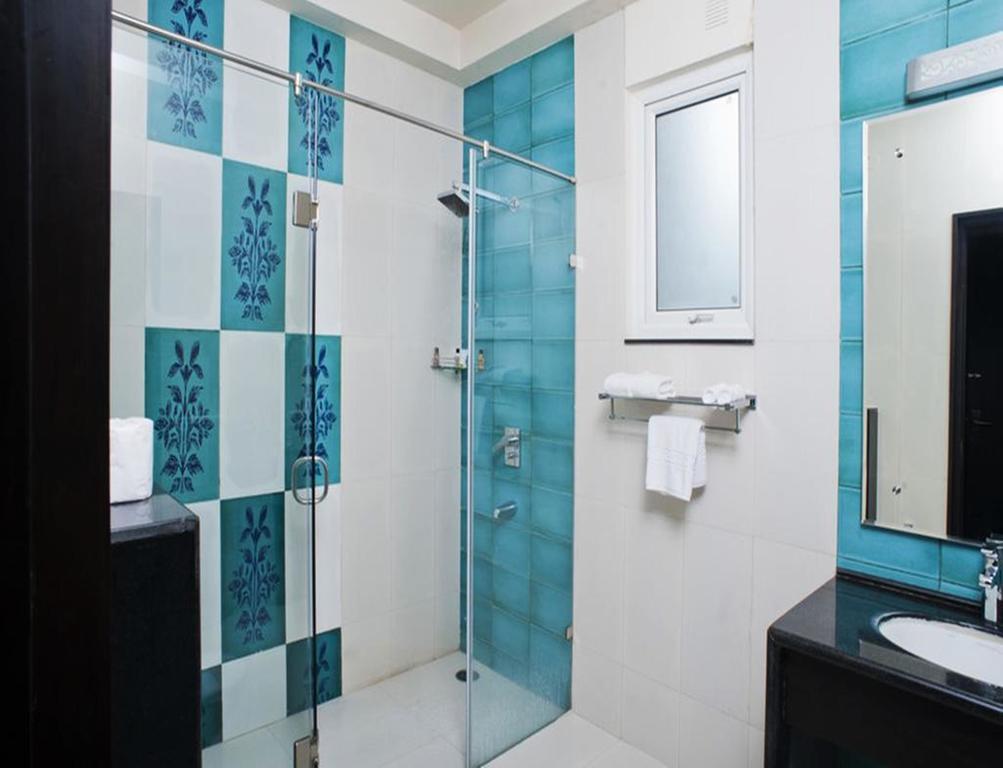 Charanpahari Hotel New Delhi Bagian luar foto